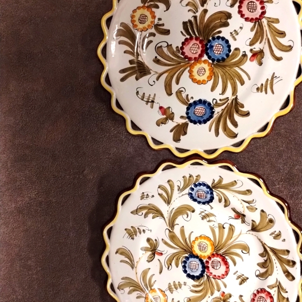 Vintage Italian ceramic plates
